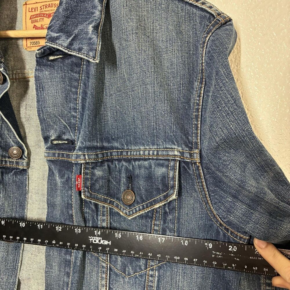 Levi's Jean Jacket Mens Medium Blue Denim Trucker Raw Hem Distressed 70589 - Picture 8 of 16